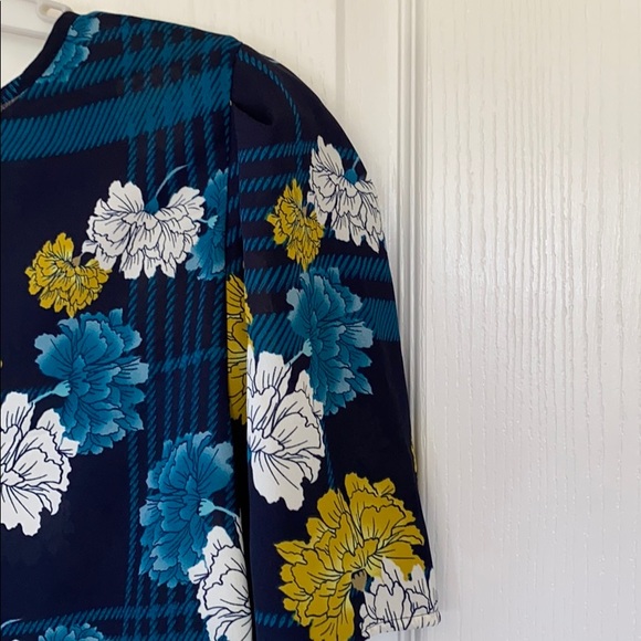 Apt. 9 Floral Blouse - Picture 6 of 6